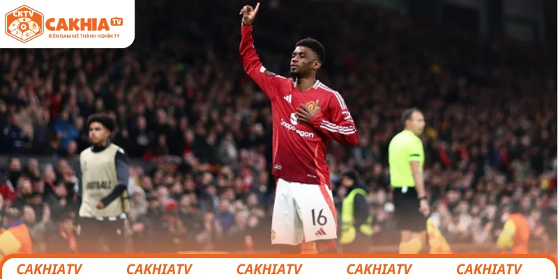 Amad Diallo tỏa sáng với cú volley: Cứu tinh của MU tại The City Ground 1 Amad Diallo